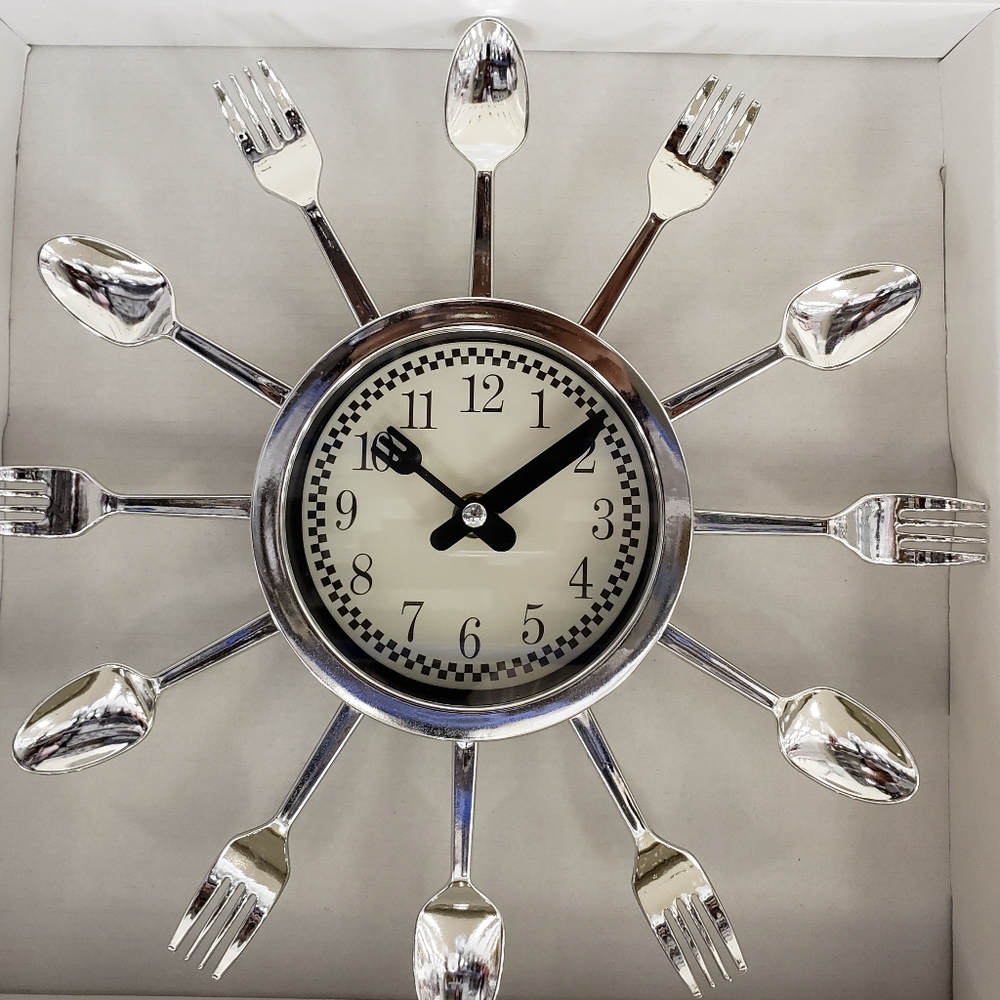 Silverware clock